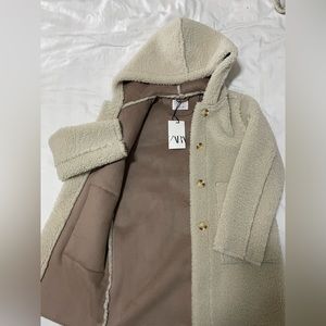 Brand new Zara girls winter coat. Size 11-12.